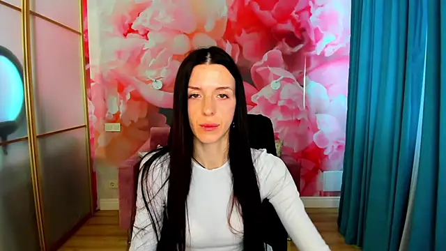 Snapshot of NoirDiva chatting on 04-27-26, 06:11 NoirDiva online show from 04-27-26, 06:11