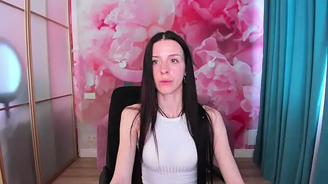 Snapshot of NoirDiva chatting on 05-14-26, 06:20 NoirDiva online show from 05-14-26, 06:20