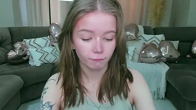 Violetta  Dreams online show from 03-25-26, 04:18