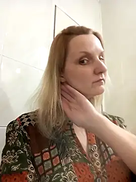 Snapshot of SusanGold9211 chatting on 03-04-26, 11:49 SusanGold9211 online show from 03-04-26, 11:49