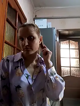 Snapshot of SusanGold9211 chatting on 03-06-26, 08:55 SusanGold9211 online show from 03-06-26, 08:55