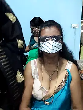Snapshot of Kannadasexywifes chatting on 04-25-26, 10:40 Kannadasexywifes online show from 04-25-26, 10:40