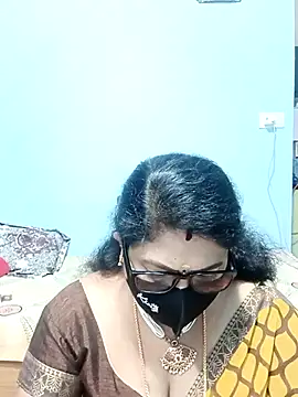 Snapshot of Kannadasexywifes chatting on 05-07-26, 05:18 Kannadasexywifes online show from 05-07-26, 05:18