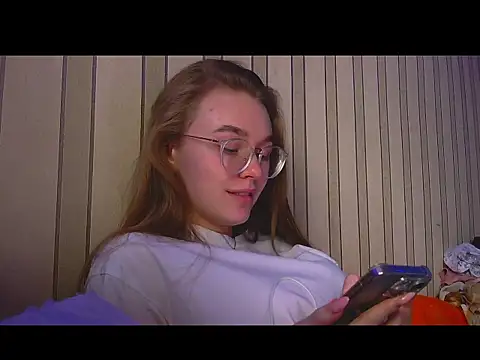 Snapshot of melissashineee chatting on 02-19-26, 10:11 melissashineee online show from 02-19-26, 10:11