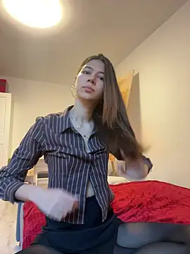 KiraVixenSweet online show from 02-18-26, 03:08