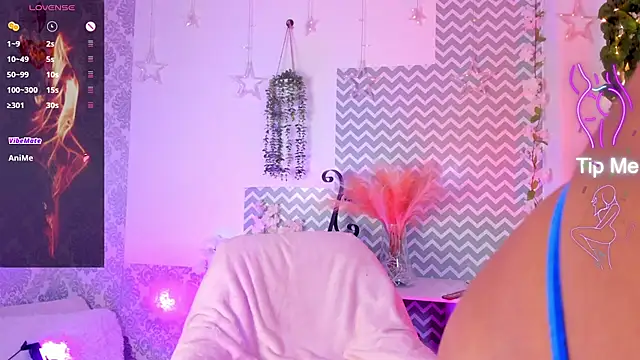 NahomyVega online show from 04-14-26, 08:15