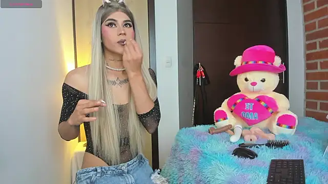 alisoondrean  online show from 02-22-26, 01:20