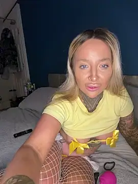 Summerwestt online show from 04-12-26, 03:50