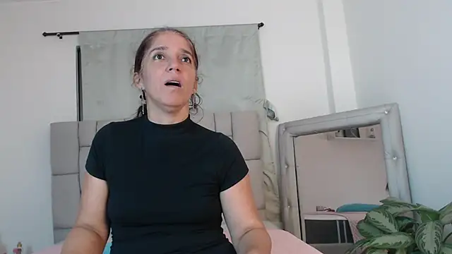 lily rose1 online show from 06-08-26, 01:28