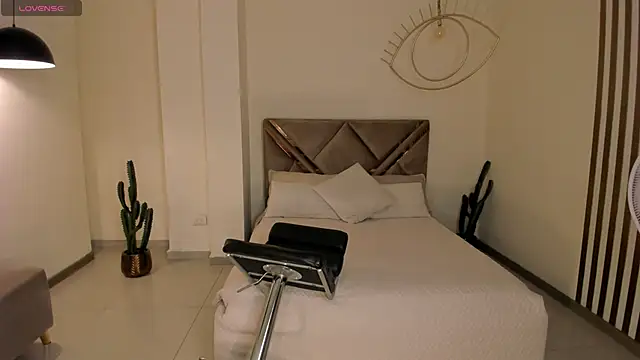 CarolineEvans x online show from 03-18-26, 04:26