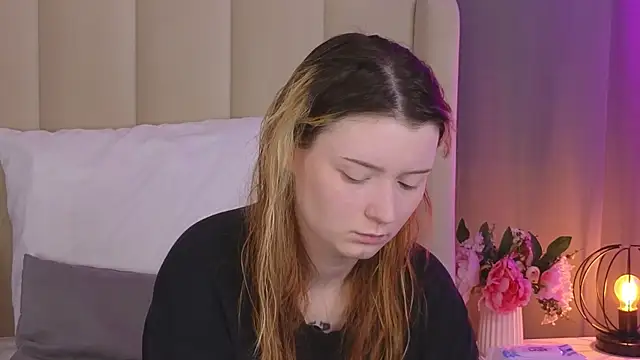 AlyssFrost online show from 06-17-26, 02:25