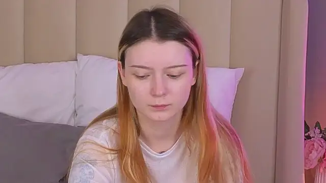 AlyssFrost online show from 06-19-26, 03:55