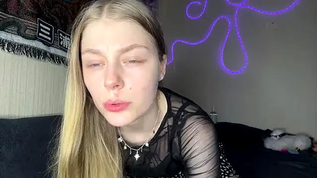 CassandraMur online show from 02-18-26, 05:09