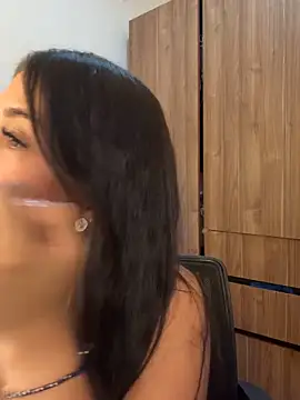 Luna rousse26 online show from 04-18-26, 07:07