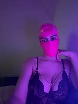 Snapshot of Esmeralda972 chatting on 02-17-26, 05:52 Esmeralda972 online show from 02-17-26, 05:52