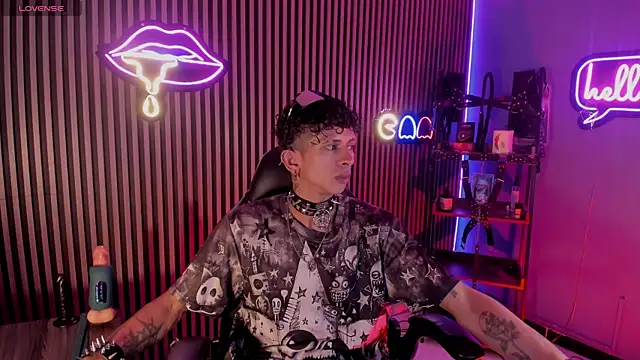 Maximoking26 online show from 04-15-26, 02:07