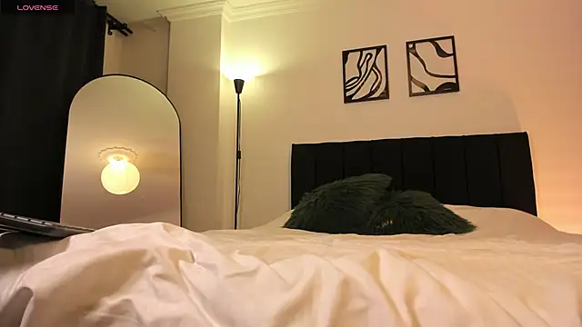 maite evanss online show from 04-15-26, 02:07