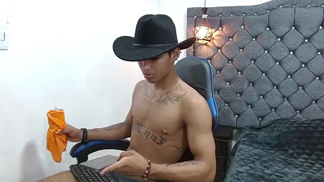 Snapshot of luka_big18 chatting on 03-12-26, 03:34 luka big18 online show from 03-12-26, 03:34