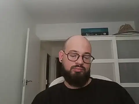 Snapshot of lachy2410 chatting on 07-14-26, 09:36 lachy2410 online show from 07-14-26, 09:36