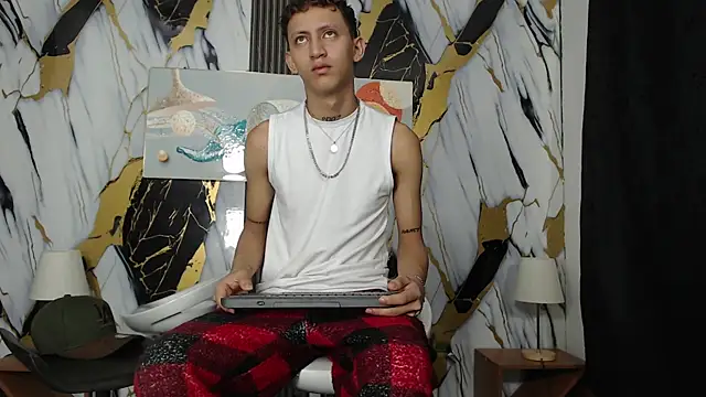 BOYS PLAY online show from 04-15-26, 01:29