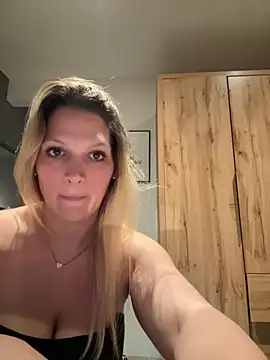 MiaSommer online show from 05-06-26, 05:40