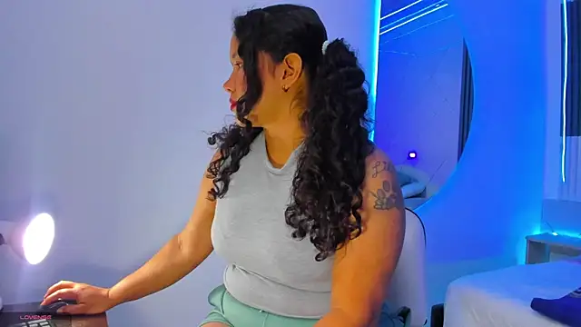 Leila rossi online show from 03-05-26, 02:51