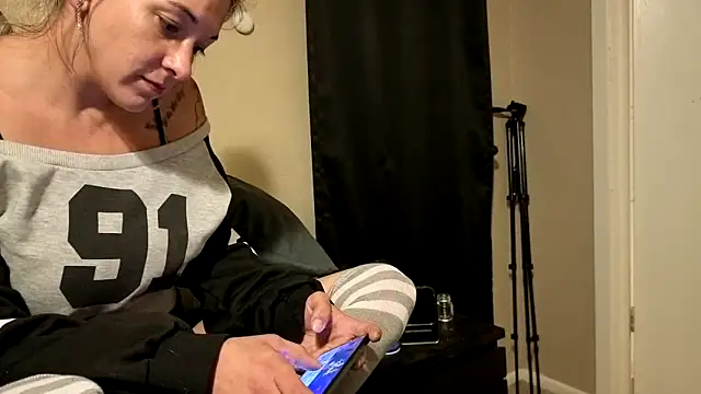 MissBella0969 online show from 04-23-26, 02:46