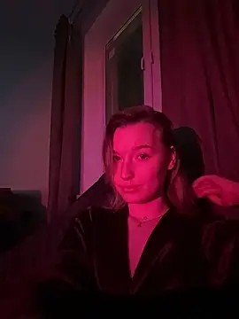 Snapshot of EmmaTurners chatting on 02-26-26, 06:29 EmmaTurners online show from 02-26-26, 06:29