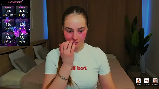 Snapshot of Maddy_Wood_ chatting on 03-04-26, 08:42 Maddy Wood online show from 03-04-26, 08:42