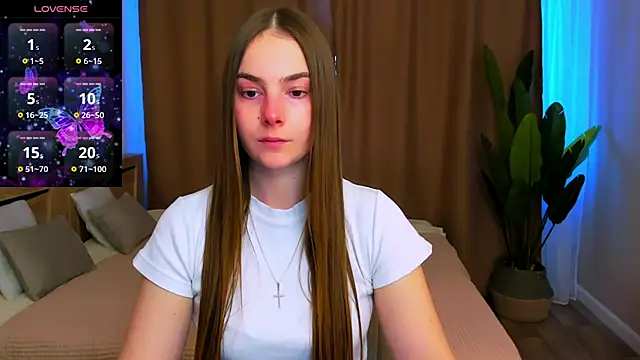 Snapshot of Maddy_Wood_ chatting on 03-06-26, 02:57 Maddy Wood online show from 03-06-26, 02:57