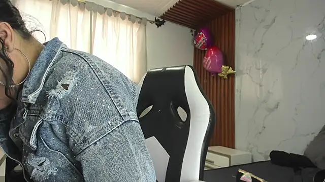 adhara  messY online show from 04-18-26, 07:07