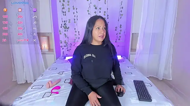 AllieBennet online show from 04-17-26, 07:39