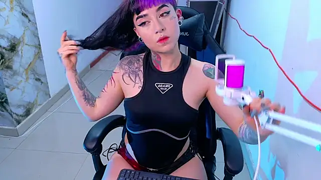 Snapshot of nova_kitttyy chatting on 05-05-26, 01:24 nova kitttyy online show from 05-05-26, 01:24