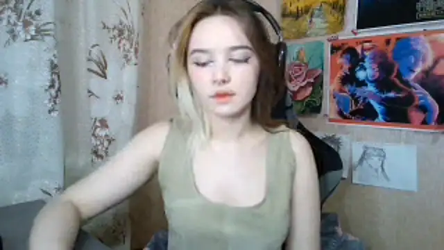 Snapshot of MilaTyan chatting on 04-26-26, 05:32 MilaTyan online show from 04-26-26, 05:32