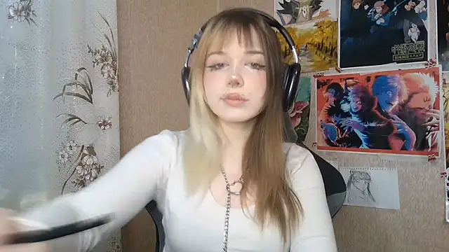 Snapshot of MilaTyan chatting on 06-12-26, 03:11 MilaTyan online show from 06-12-26, 03:11