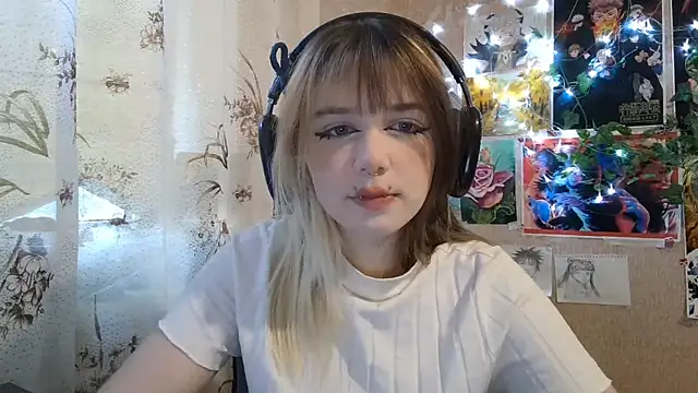 Snapshot of MilaTyan chatting on 07-12-26, 03:03 MilaTyan online show from 07-12-26, 03:03