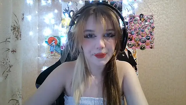 Snapshot of MilaTyan chatting on 07-22-26, 03:04 MilaTyan online show from 07-22-26, 03:04