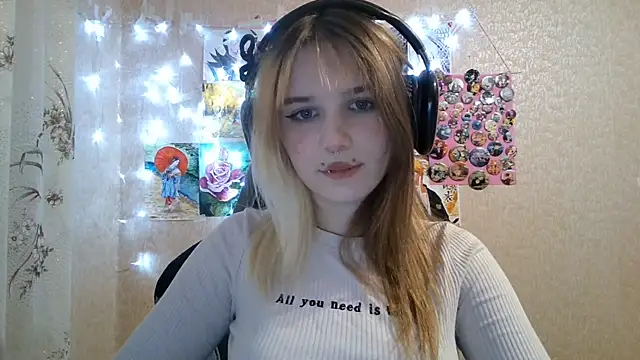 Snapshot of MilaTyan chatting on 08-01-26, 04:06 MilaTyan online show from 08-01-26, 04:06
