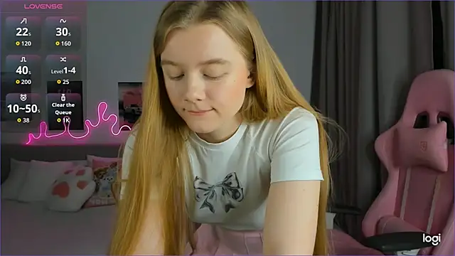 Snapshot of EvaRaee chatting on 02-21-26, 03:18 EvaRaee online show from 02-21-26, 03:18