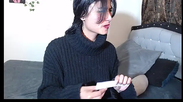Snapshot of Lili__Clan chatting on 05-23-26, 11:53 Lili Clan online show from 05-23-26, 11:53