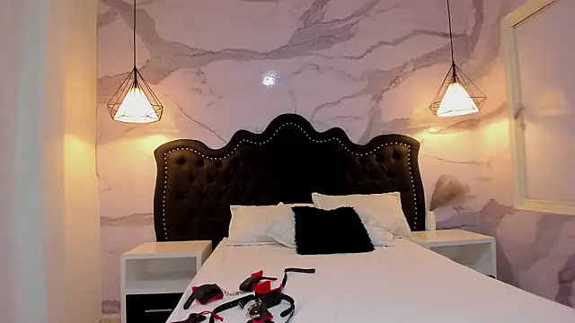 hillary bigbutt online show from 03-07-26, 03:47