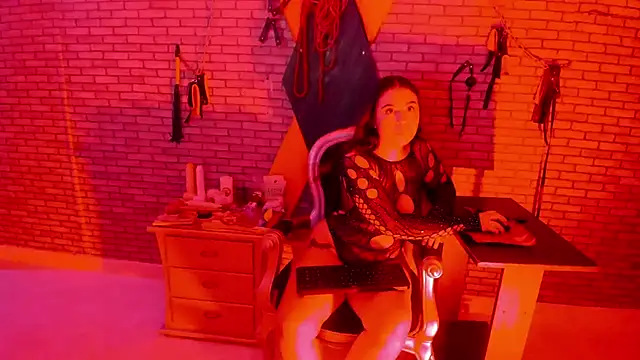 hillary bigbutt online show from 04-22-26, 11:45