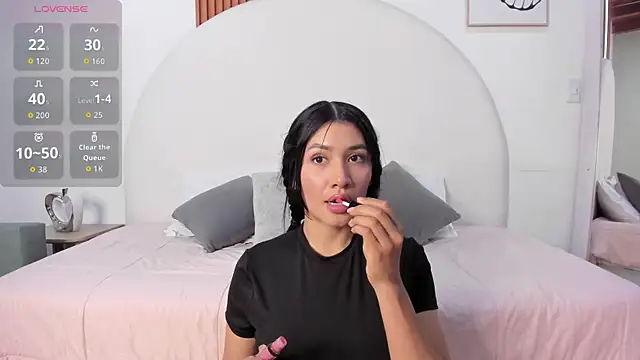 Snapshot of Violett_Rosse_ chatting on 05-22-26, 04:12 Violett Rosse online show from 05-22-26, 04:12