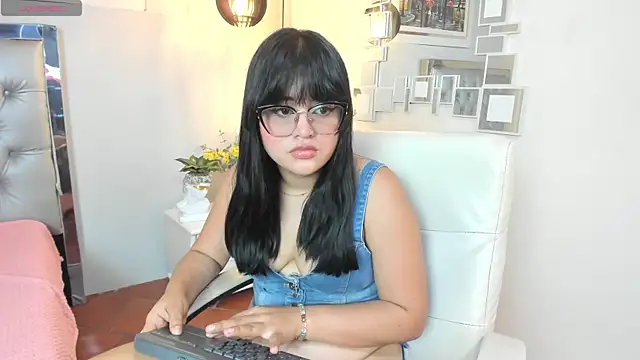 mila quin online show from 06-11-26, 07:34