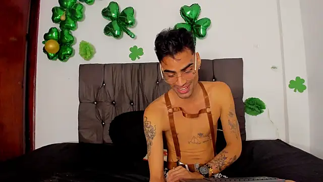 Gay Red Room online show from 04-17-26, 02:58