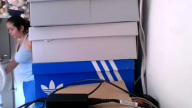 pocahontas hotty online show from 04-14-26, 06:47