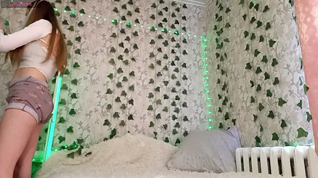 VictoriaDeese online show from 04-20-26, 03:42