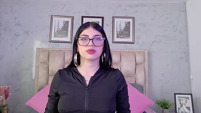 IsabellaRossi online show from 05-19-26, 06:36