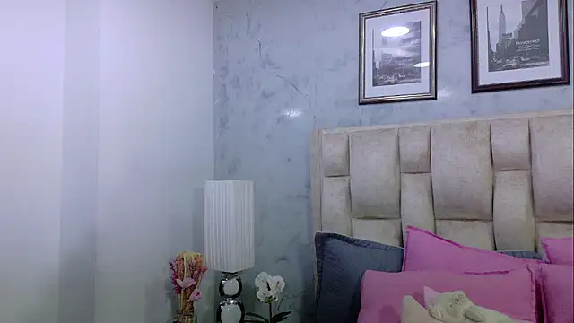 IsabellaRossi online show from 06-26-26, 02:49