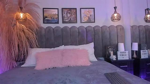Bella  Peach online show from 04-29-26, 03:32
